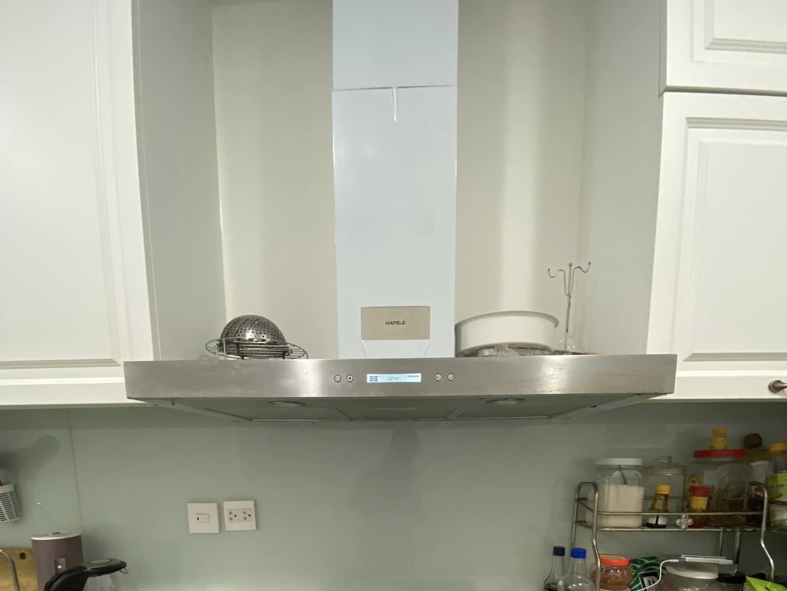 Hình ảnh thực tế Máy hút mùi áp tường Hafele HH-WI90B 539.81.175 Hình ảnh thực tế Máy hút mùi áp tường Hafele HH-WI90B 539.81.175