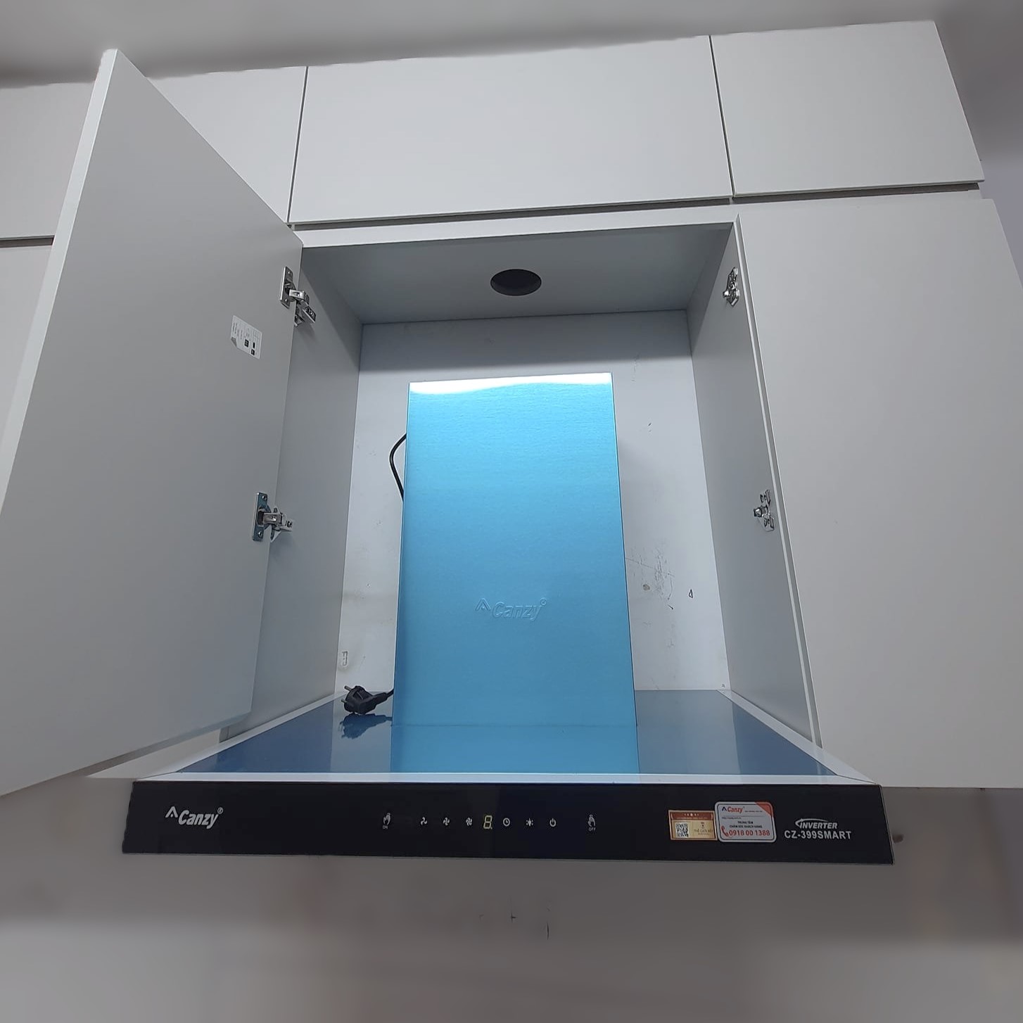Hình ảnh thực tế máy hút mùi áp tường Canzy CZ 399 Smart Hình ảnh thực tế máy hút mùi áp tường Canzy CZ 399 Smart