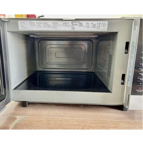 Ảnh lò vi sóng Panasonic NN-GF574MYUE 27 lít