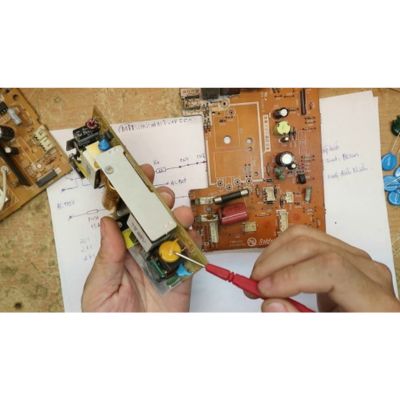 Tụ quạt trần 12 Lắp lại nắp bảo vệ và cố định bằng các ốc vít