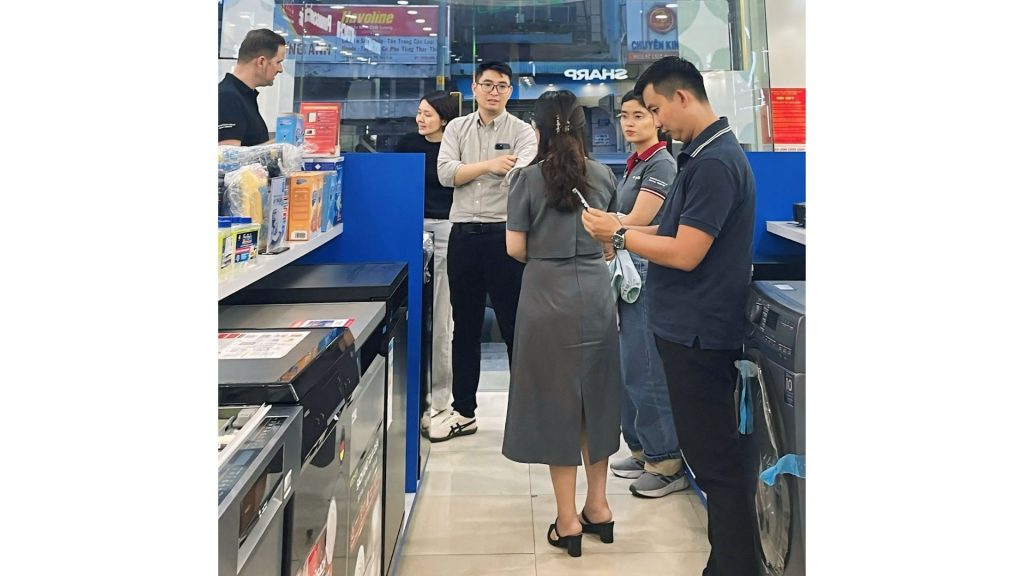 Điện Máy 365 đón tiếp lãnh đạo Häfele tới thăm và làm việc tại Showroom Lạc Long Quân 2 Hafele đến thăm và làm việc tại Điện Máy 365 Lạc Long Quân